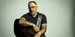Aaron Lewis Postpones the Remainder of His 2023 Solo Shows for Vocal Rest