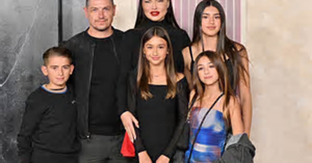 Adriana Lima's Daughter: a Glimpse into the Life of a Rising Star
