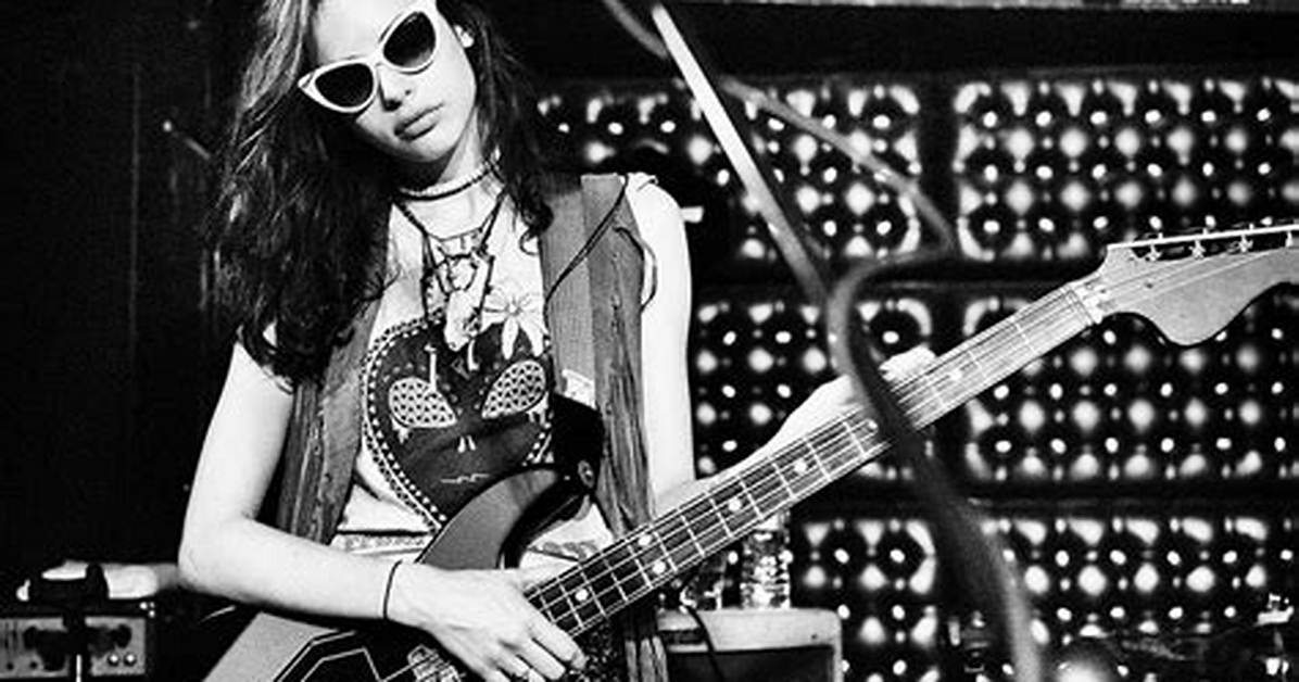 Charlotte Kemp Muhl: the Multi-Talented Artist and Entrepreneur