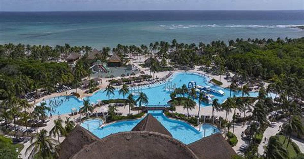 Discover the Grand Palladium Colonial Resort: a Luxurious Getaway in Mexico