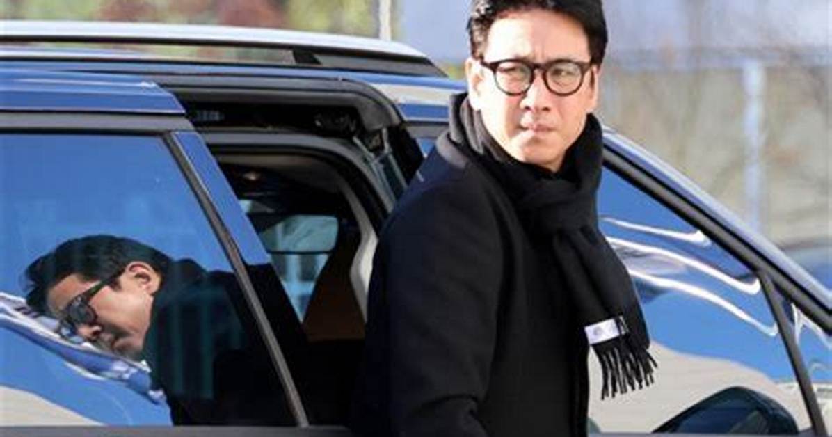 Exploring Lee Dong Wook: the Charismatic South Korean Actor