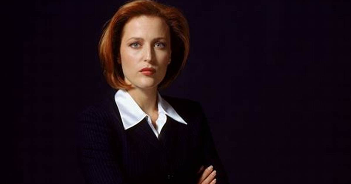 Exploring the Artistic Expression of Gillian Anderson: a Look Beyond the Surface