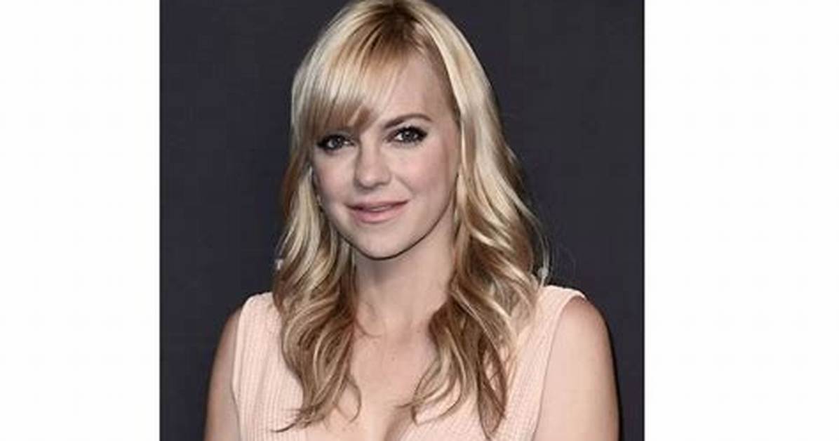 Exploring the Fascinating Journey of Anna Faris: a Closer Look at Her Career and Personal Life