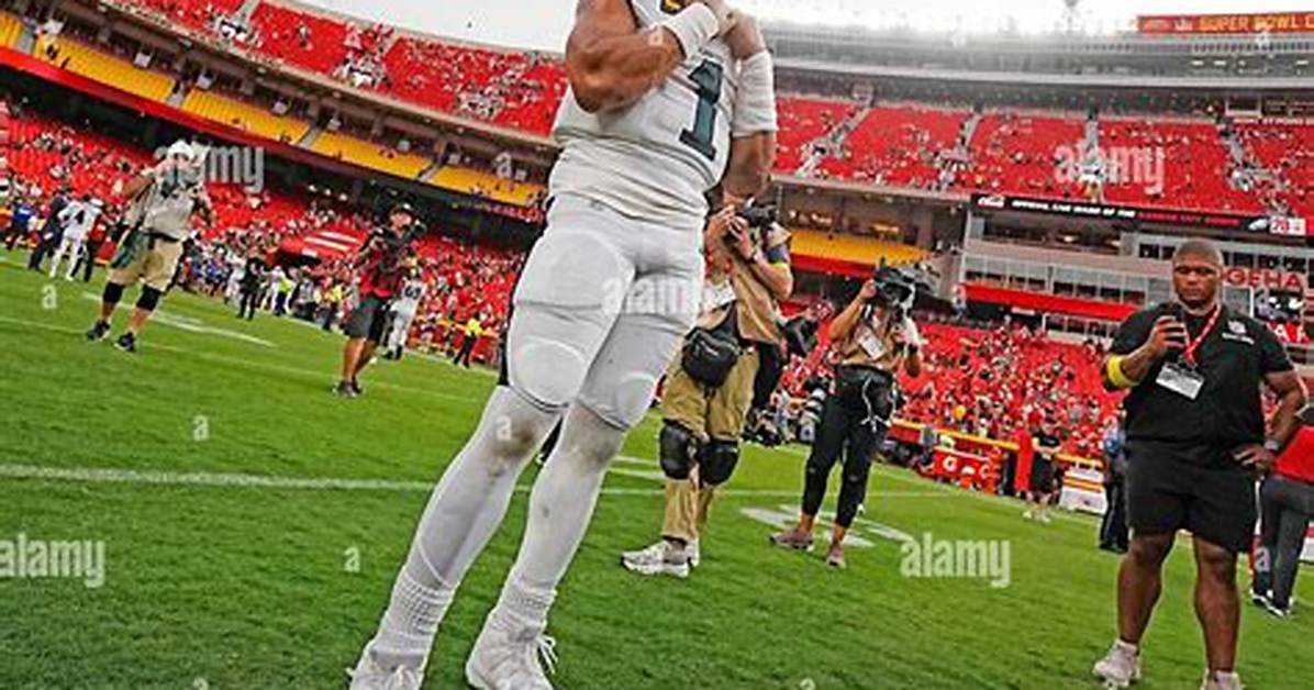 How Tall Is Jalen Hurts? Discovering the Height of the Nfl Star