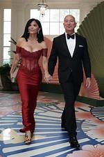 Jeff Bezos and Lauren Sanchez: a Modern Love Story