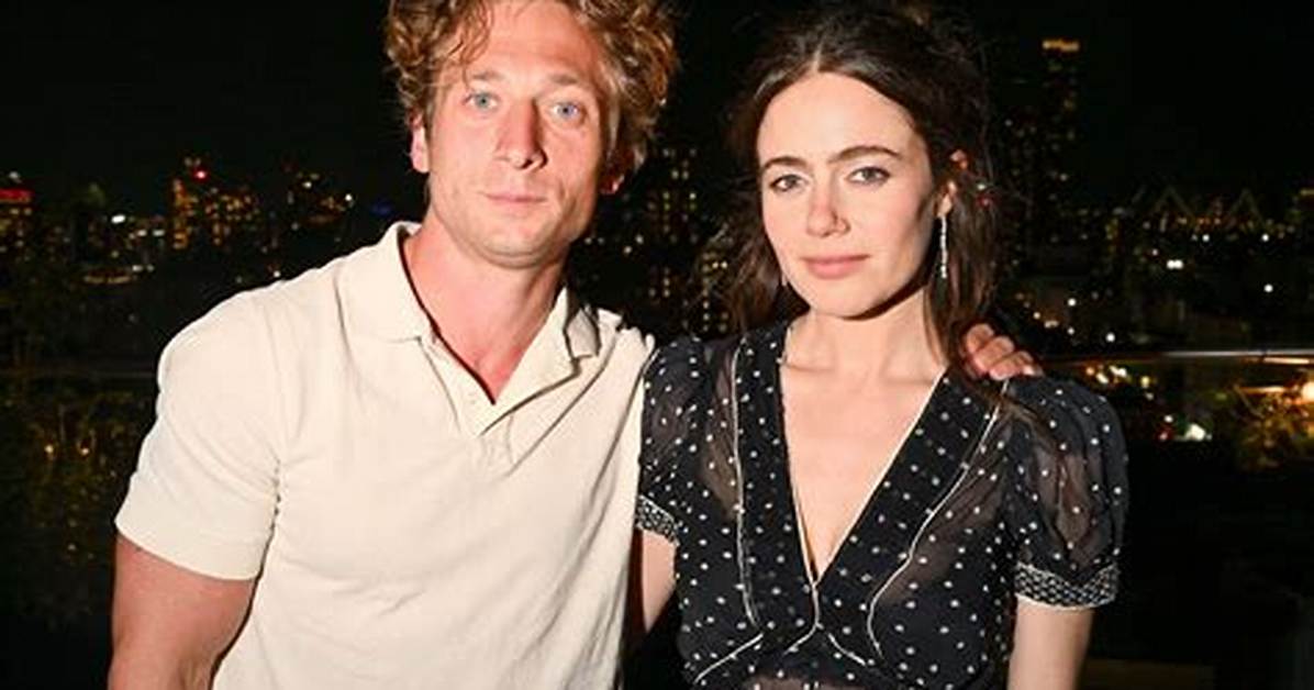 Jeremy Allen White's Girlfriend: a Deep Dive into Their Relationship