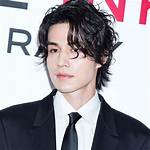 Lee Dong Wook: the Charismatic Star of South Korean Entertainment