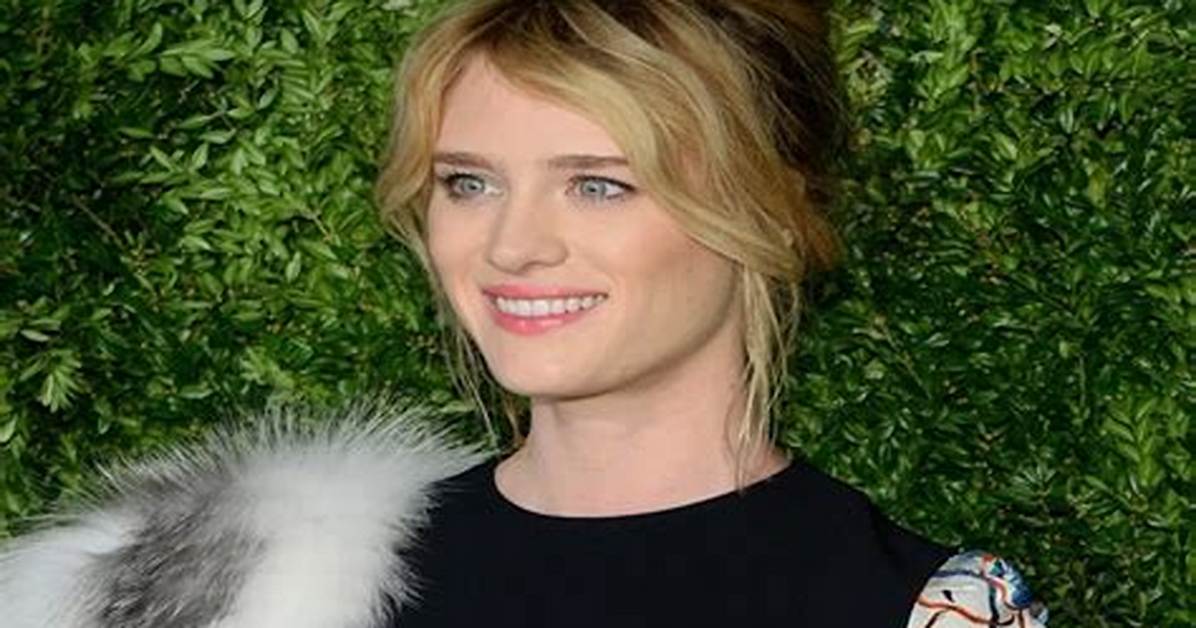 Mackenzie Davis: the Rising Star of Hollywood
