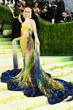 Met Gala Emma Chamberlain: a Deep Dive into Style and Influence