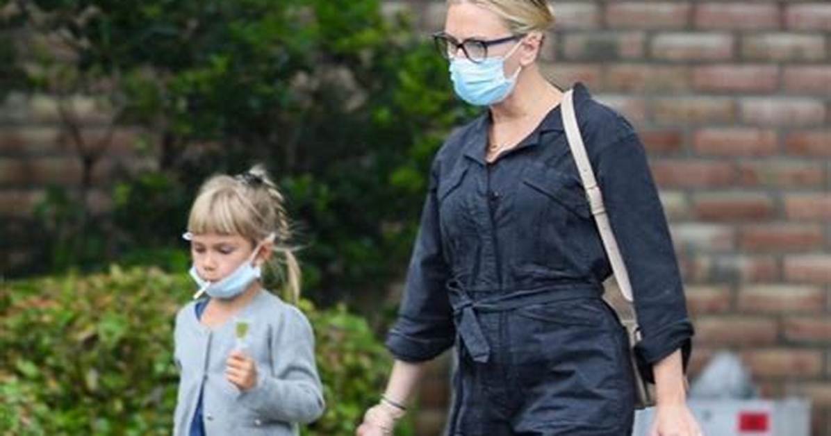 Scarlett Johansson's Kids: All You Need to Know