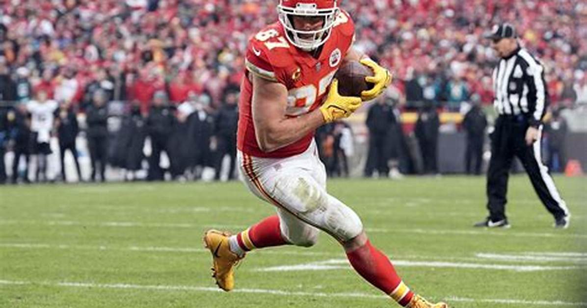 The Fascinating World's of Travis Kelce and Julia Roberts