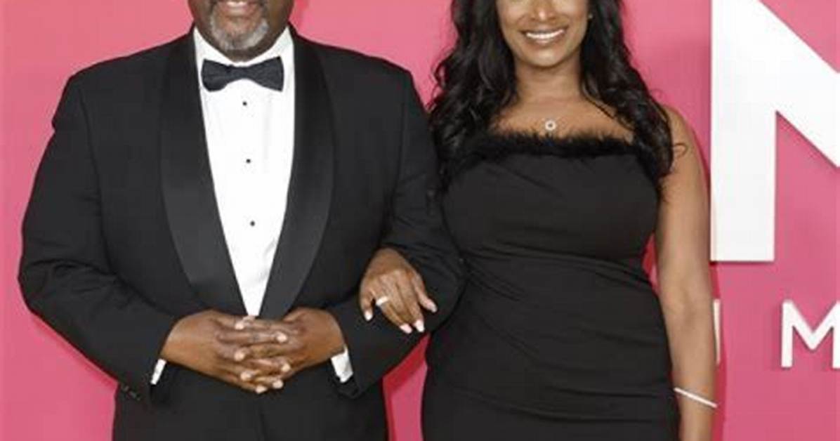 Wendell Pierce's Wife: a Comprehensive Look into His Life and Relationships